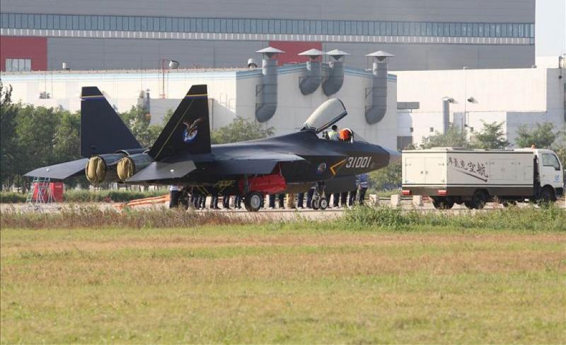 J-31_01.jpg