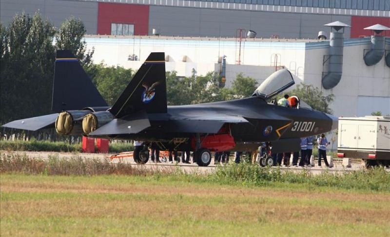 J-31_02.jpg