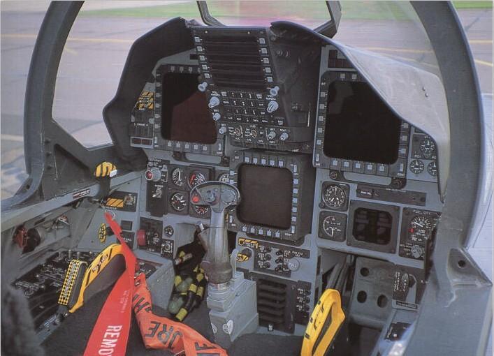 F-15E真机前座